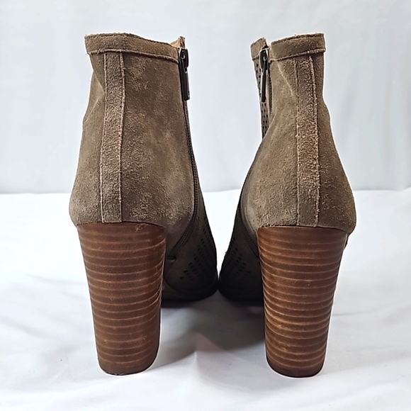 Lucky Brand Gray Suede Heeled Boots Sz 8.5 - Picture 6 of 8